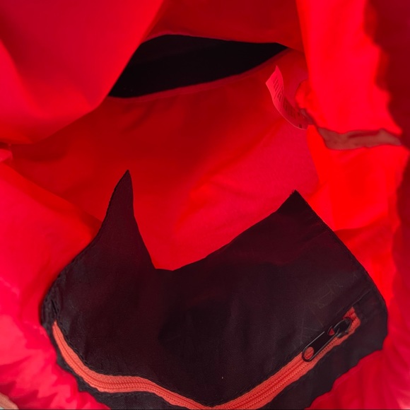 PREOWNED NIKE DRAWSTRING GYM BAG BACKPACK RED ORANGE BLACK - Picture 4 of 6